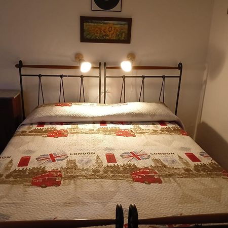 Appartamento Tipico In Centro Storico Урбино Екстериор снимка