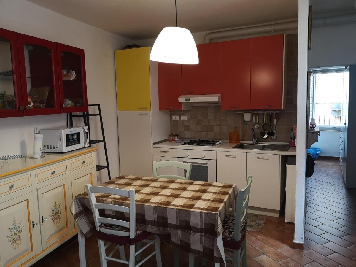 Appartamento Tipico In Centro Storico Урбино Екстериор снимка