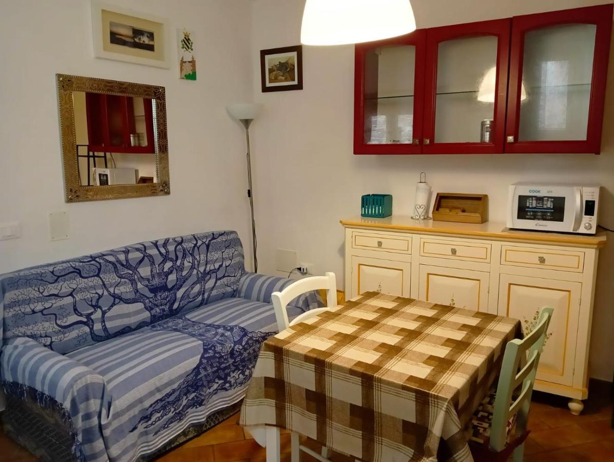 Appartamento Tipico In Centro Storico Урбино Екстериор снимка